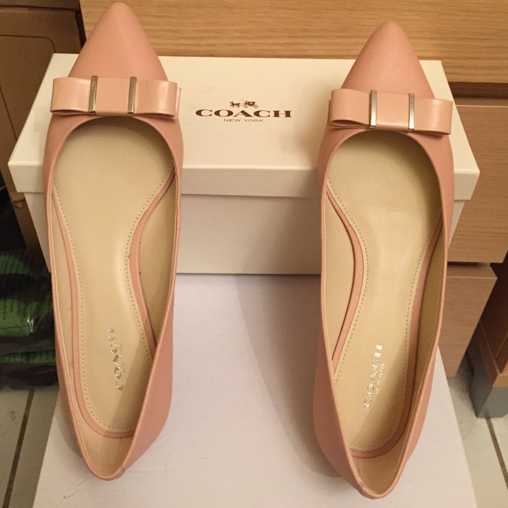 Authentic Coach flats